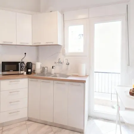 Spacious 2br With Balcony Apartament