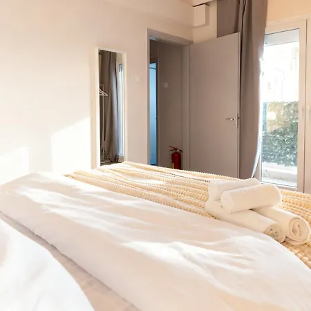 Spacious 2br With Balcony Apartament Saloniki
