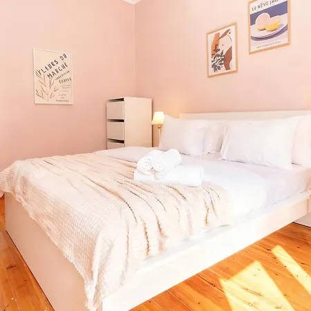 Spacious 2br With Balcony
