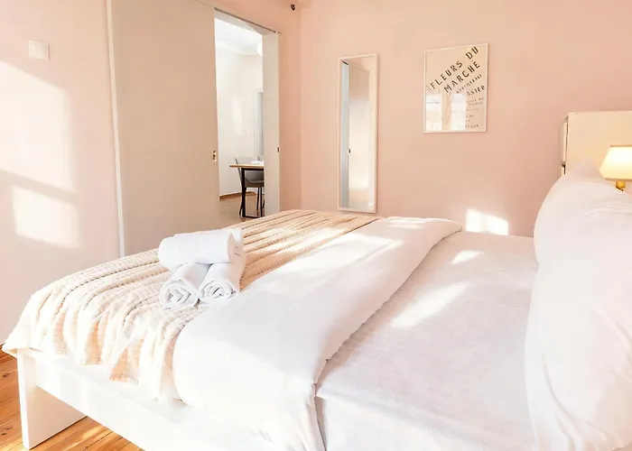 Spacious 2br With Balcony * Salonicco