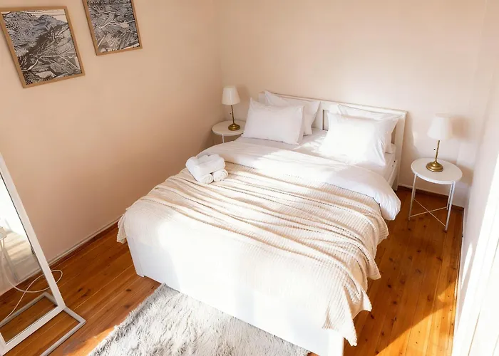 Spacious 2br With Balcony *