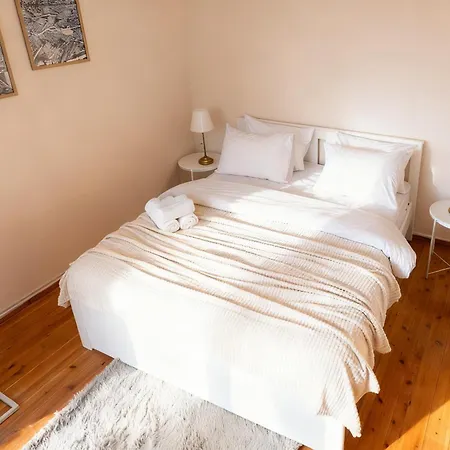 Spacious 2br With Balcony *